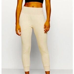 Nike Yoga Flow Hyper Midrise Joggers in Oatmeal 7/8 length Size M